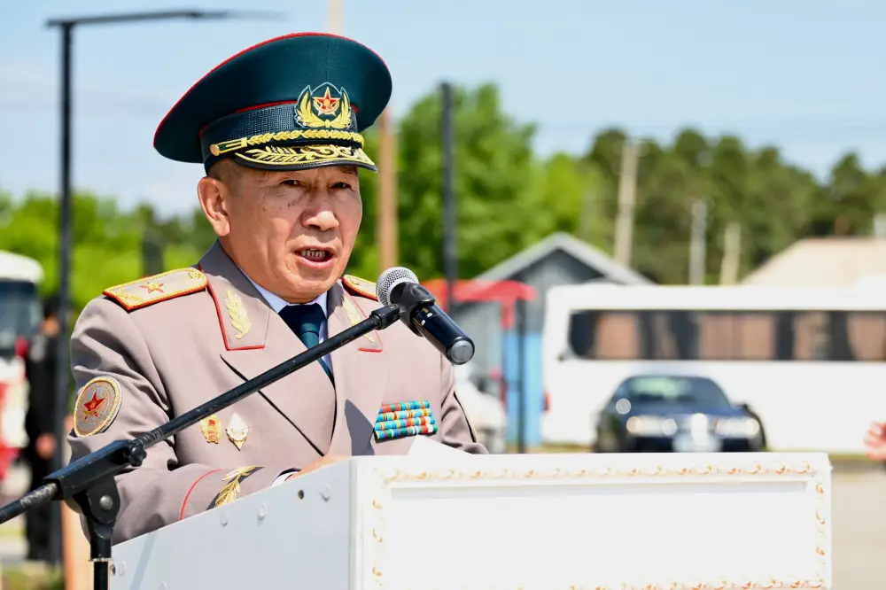 Казахстанские военнослужащие почтили память Сагадата Нурмагамбетова (2)