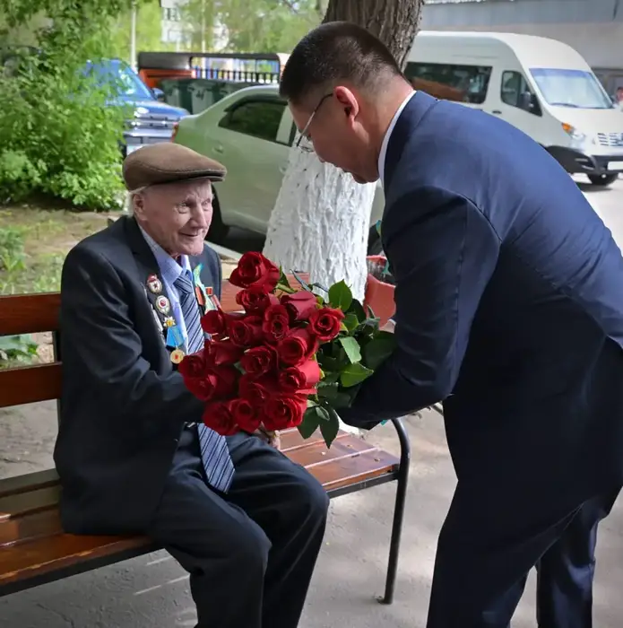 Павлодар: аким встретился с ветеранами войны Астане
