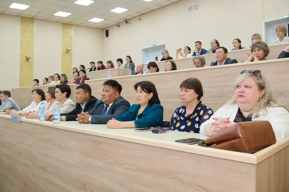 В Kozybayev University прошел педагогический форум по вопросам развития регионального образования (2)