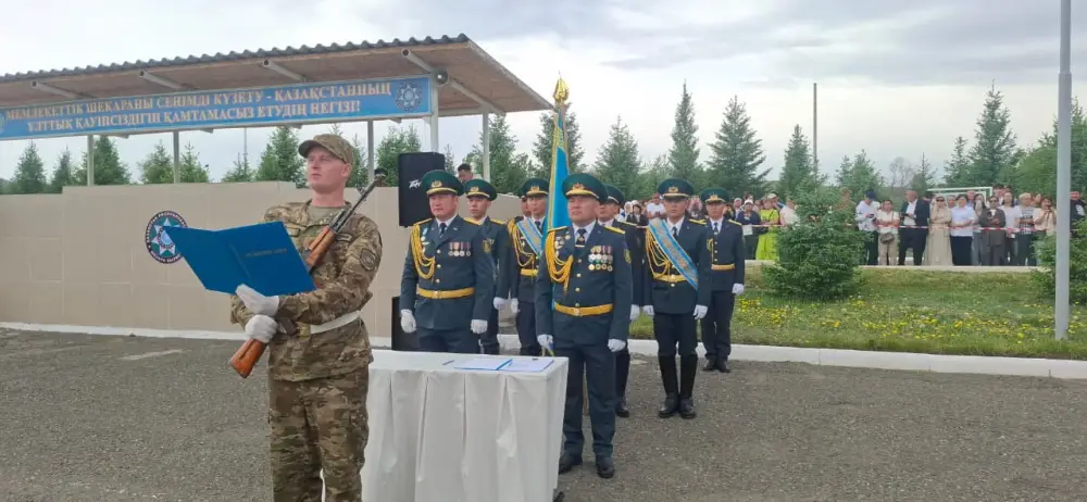 В ВКО солдаты-новобранцы приняли присягу (5)