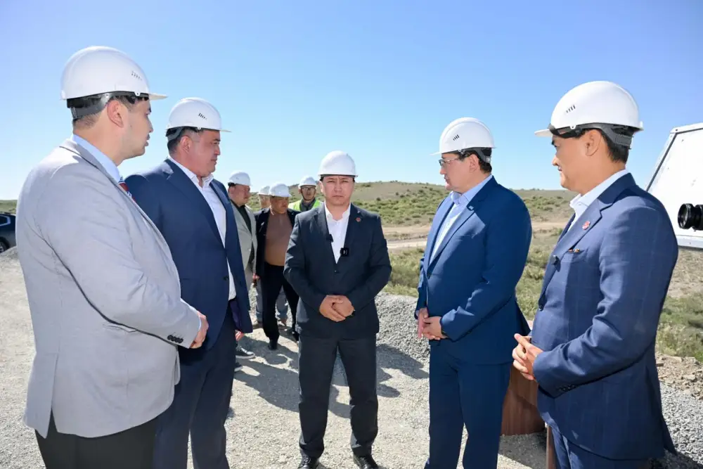 Аким области ознакомился с работой месторождения «Сарыбулак» (3)