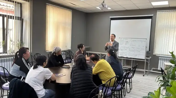 Обсуждение профилактики экстремизма: Алматы обучает матерей распознавать угрозы в социальных сетях Астане