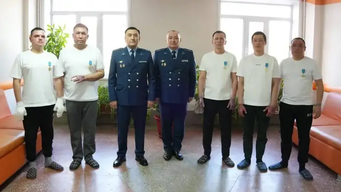 Пятеро полицейских получили медали за спасение людей в Шахтинске во время газового взрыва Астане