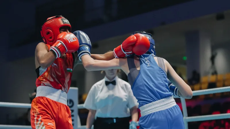 Нургуль Сахи из Казахстана завоевала золото на чемпионате Азии по боксу, разгромив соперницу из Узбекистана Астане
