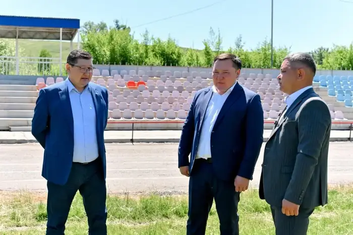 Аким области совершил рабочий объезд ряда объектов в Урджарском районе (4)