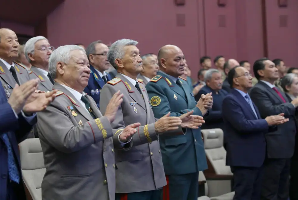 70-летие генерал-майора Едиля Уразова: вклад в развитие Вооруженных сил и воспитание молодежи Астане