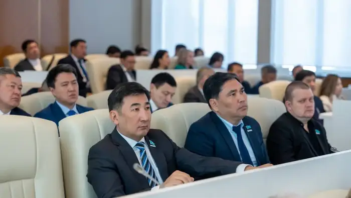 В ВКО на XXVIII сессии маслихата отметили положительную динамику развития региона (6)