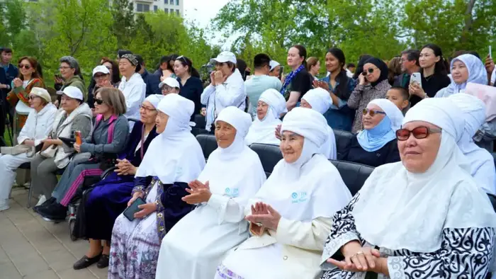 В Астане открылась аллея «Анаға тағзым» (6)