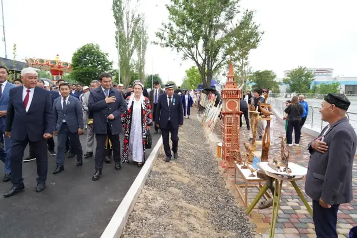 ТУРКЕСТАН: В САЙРАМСКОМ РАЙОНЕ ОБНОВИЛИ ЦЕНТРАЛЬНЫЙ ПАРК (4)