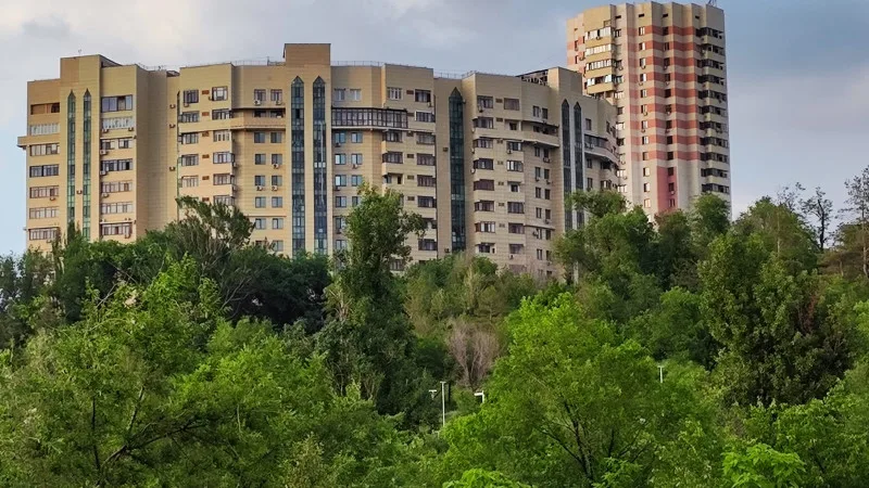 Астана приближается к Алматы: цены на квартиры почти сравнялись Астане