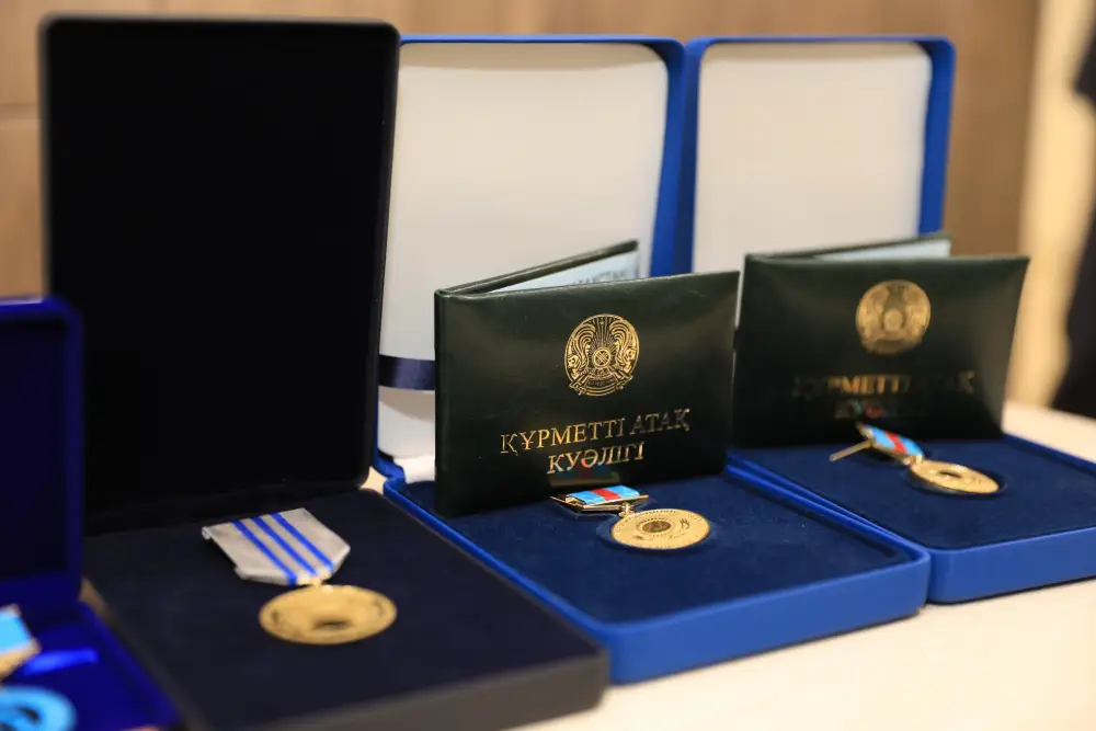 Работникам культуры вручили государственные награды (10)