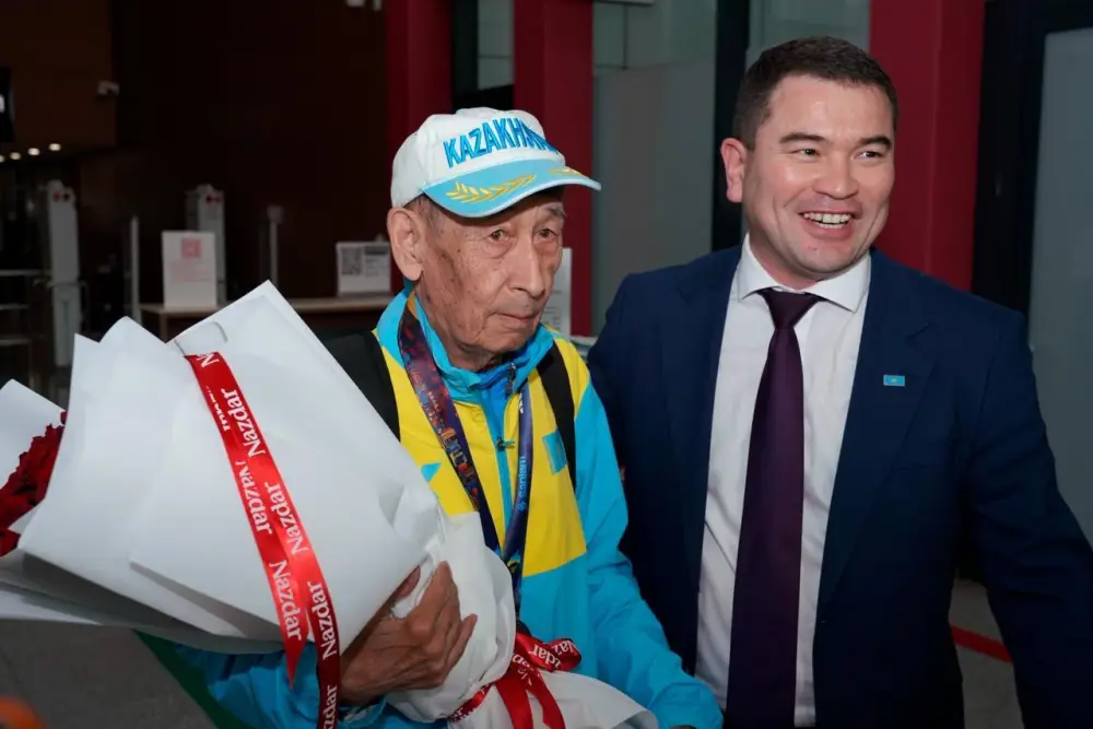 80-летний астанчанин пробежал полный марафон в Кейптауне (5)