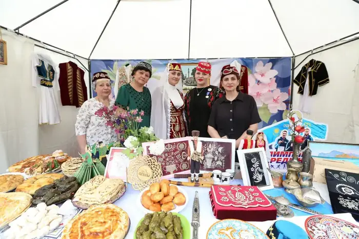 В Алматы в честь Дня единства народа Казахстана проходит гастрономическая ярмарка Астане