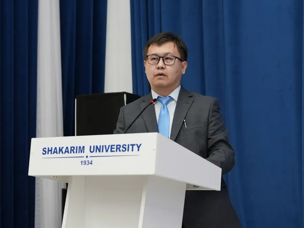 Судья Конституционного Суда выступил с лекцией в Shakarim University (5)
