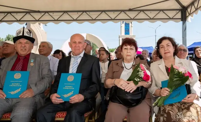 Голуби мира взлетают: праздник единства в Таразе! Астане
