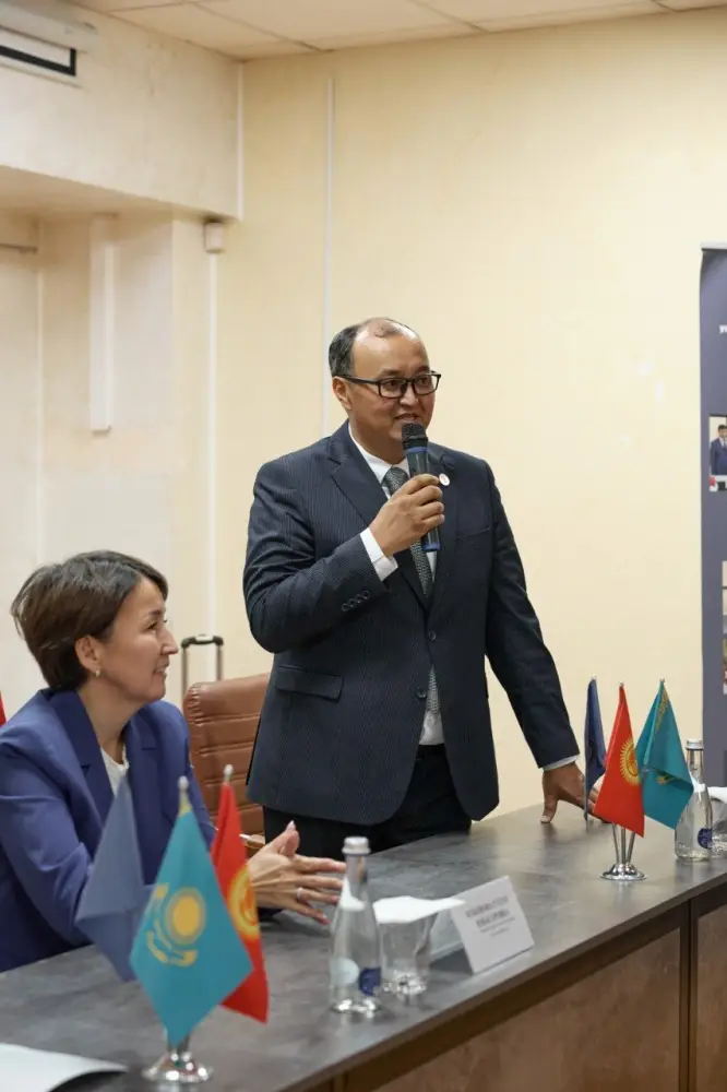В Бишкеке обсудили развитие филиала КазНУ имени аль-Фараби (2)