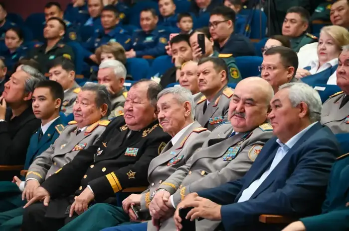 Более 40 лет в строю: генерал-лейтенант Султан Камалетдинов завершил службу в Вооруженных силах (2)