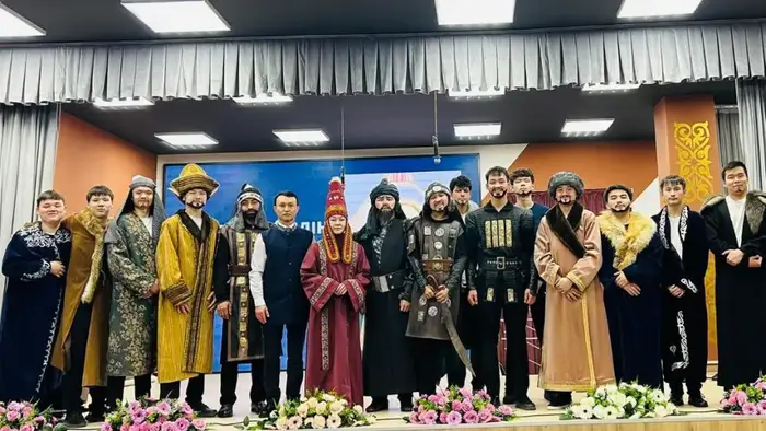Спектакль о молодом Казыбек би в карагандинской школе Астане
