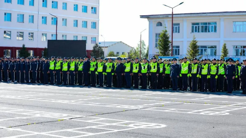 В Астане введены усиленные меры охраны: на улицах города работают дополнительные наряды полиции и военнослужащие Национальной гвардии Астане