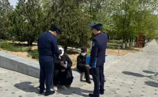 В Мангистауской области полицейские информируют жителей о запрете на ношение одежды, скрывающей лицо