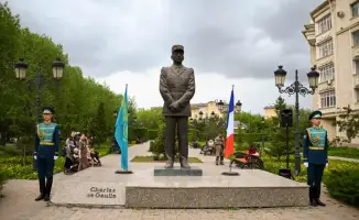 Награждение потомков казахстанских партизан подчеркивает память о вкладе в освобождение Франции во Второй мировой войне