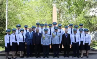 Память о героях: транспортные полицейские провели церемонию в честь 81-й годовщины Великой Победы