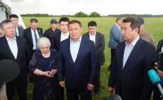 Министр сельского хозяйства Айдарбек Сапаров обсудил с аграриями Акмолинской области перспективы посевной кампании и развитие местного производства.