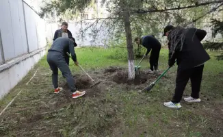 В Астане гвардейцы приняли участие в экологической акции «Таза Қазақстан»