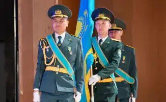 Торжественное собрание в честь Дня защитника Отечества подчеркивает важность гражданской ответственности и патриотизма в обществе.