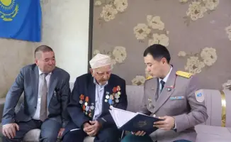 Поздравление ветерана пожарной безопасности Инкарбека Батырбекова с Днем Победы
