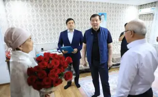 Асхат Шахаров поздравил героев медицины и общественной жизни в Актобе на Дне города