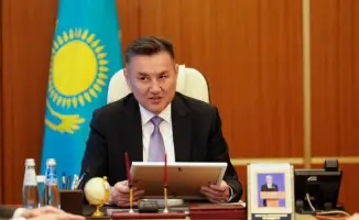 Аким ВКО высоко оценил талант Жулдызай Маратбек после победы на айтысе
