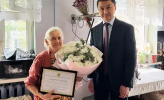 Встреча поколений: Нагаспаев и ветеран ВОВ