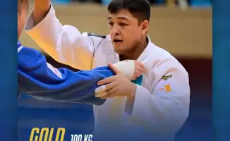 Марат Байкамуров завоевал золото на турнире Qazaqstan Barysy Grand Slam в Астане