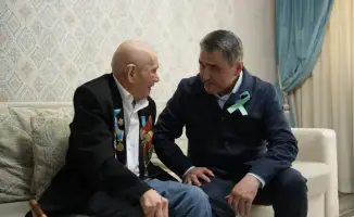 Поздравление ветерана с Днем победы подчеркивает важность признания героизма и вклада старшего поколения в историю страны