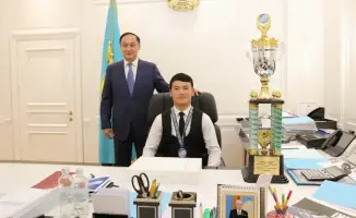 Ербол Карашукеев отметил успехи школьников в проекте «Ой шебері» по развитию культуры чтения