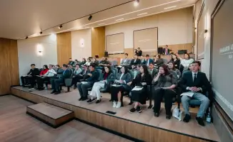 Обучение специалистов по работе с молодежью: акцент на современные подходы и практические навыки в области Абай