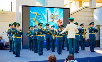Концерт военных исполнителей Погранслужбы на набережной Есиля в честь Дня защитника Отечества и Дня Победы