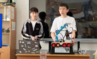 Школьники Карагандинской области продемонстрировали инновационные роботы для работы в опасных зонах на конкурсе Dosimetricrobot – 2026