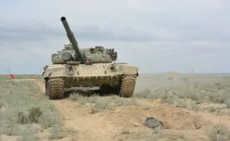542 морских пехотинца успешно прошли обкатку танками на полигоне "Оймаша"