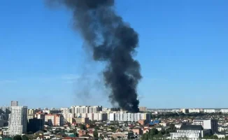 В Астане произошло возгорание крыши двухэтажного здания: жители запечатлели момент на видео
