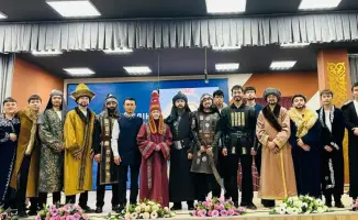 Спектакль о молодом Казыбек би в карагандинской школе