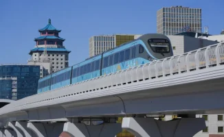 Министр транспорта о будущем 'Астана LRT': риски превращения в туристический транспорт и последствия для местных жителей