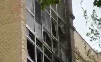 Сильный пожар в жилом комплексе на улице Уалиханова в Астане: очевидцы зафиксировали момент возгорания, МЧС подтверждает инцидент