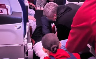 Международный рейс FlyArystan: реаниматолог спас пожилую пассажирку во время полета из Астаны в Ташкент