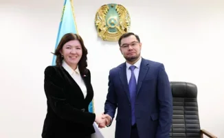 Сергей Компаниец взял на себя штурвал вице-министра просвещения Казахстана: новый курс на образовательные горизонты