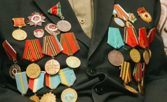 В 2026 году акиматы Астаны и Алматы выделили ветеранам Великой Отечественной войны выплаты к 9 Мая. В Астане выплаты получили 500 ветеранов, каждый из которых получил по 100 000 тенге. В Алматы выплаты составили 80 000 тенге для 300 ветеранов. Эти меры на