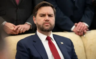 Трамп оставил "письмо из будущего": инструкции для вице-президента на случай непредвиденного