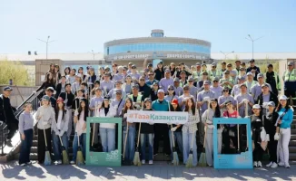 В Астане прошла экоакция по очистке водоемов и набережных в рамках республиканской экологической инициативы 'Таза Қазақстан': горожане активно участвуют в месячнике чистоты