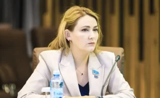 Жесты, как слова: депутат Смолякова призывает к языковому равенству в Казахстане